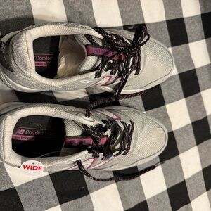 New Balance Women's White and Pink Sneakers